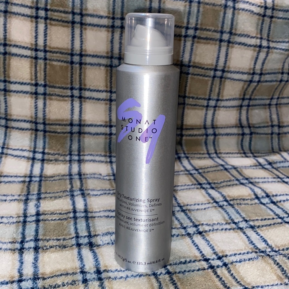Monat Dry Texturizing Spray